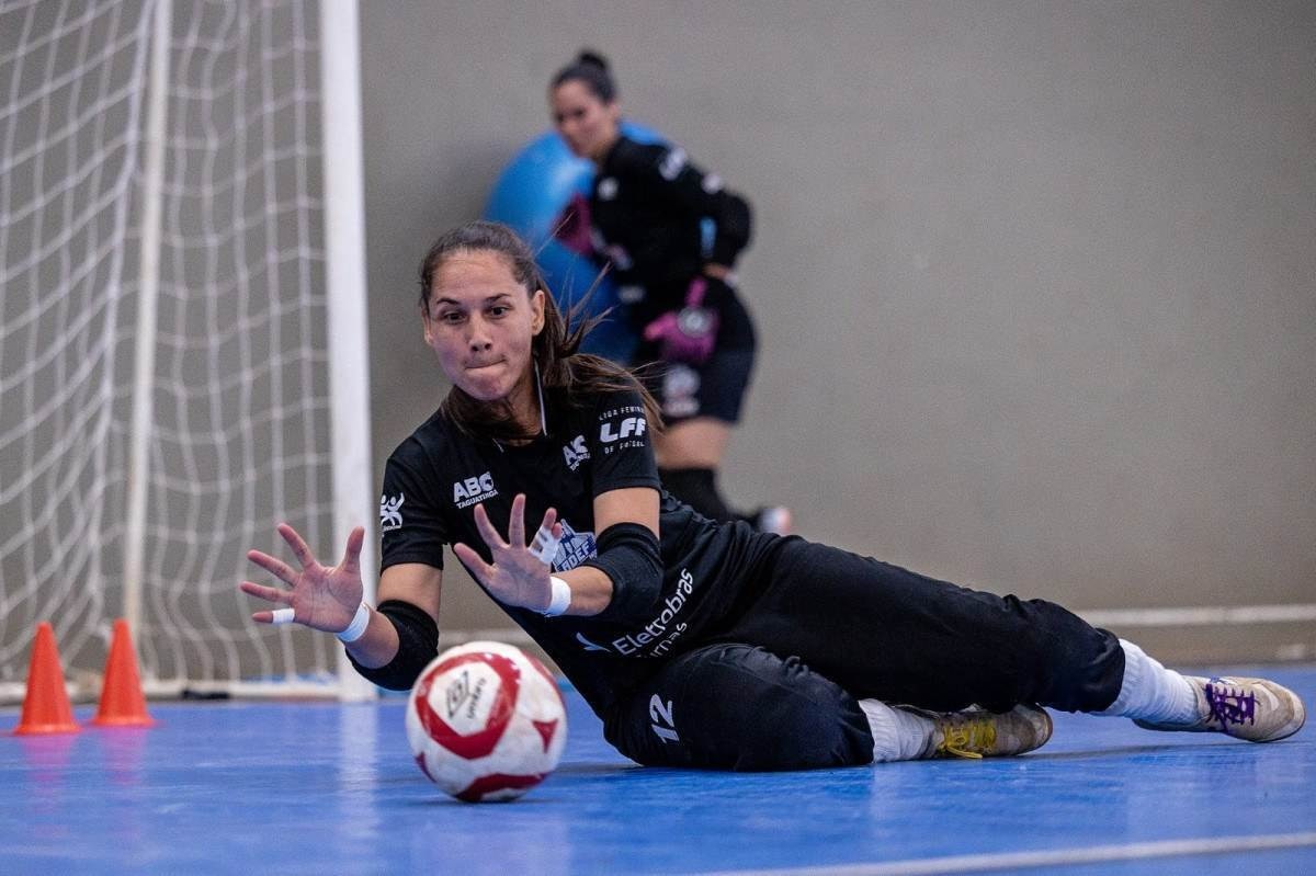 Adef/Apcef intensifica preparação para a Liga Feminina de Futsal