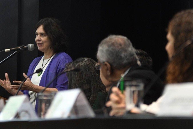  24/03/2023 Credito: Ed Alves/CB/DA.Press. Economia. Termo de acordo de reajuste de 9% para servidores federais é assinado. Presente os Ministros:  Marcio Macedo - Minsitro de Estado Chefe da Secretaria Geral da Presidencia da Republica, Ministra da Saude Nisia Trindadee e a Ministra Esther Dweck. 