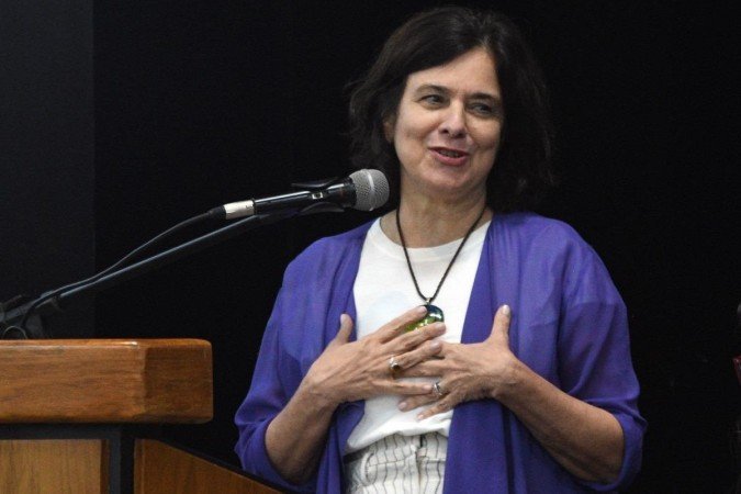  24/03/2023 Credito: Ed Alves/CB/DA.Press. Economia. Termo de acordo de reajuste de 9% para servidores federais é assinado. Presente os Ministros:  Marcio Macedo - Minsitro de Estado Chefe da Secretaria Geral da Presidencia da Republica, Ministra da Saude Nisia Trindadee e a Ministra Esther Dweck. 