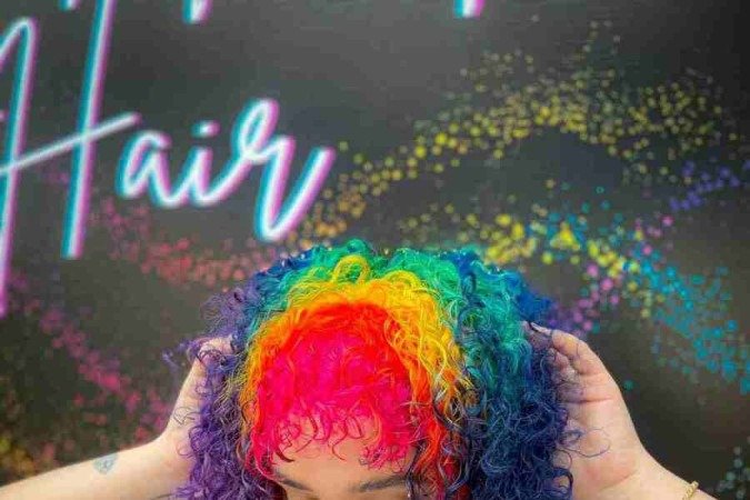 A estudante Ana Valéria realizou 
seu sonho 
de criança:
ter cabelos 
colorido