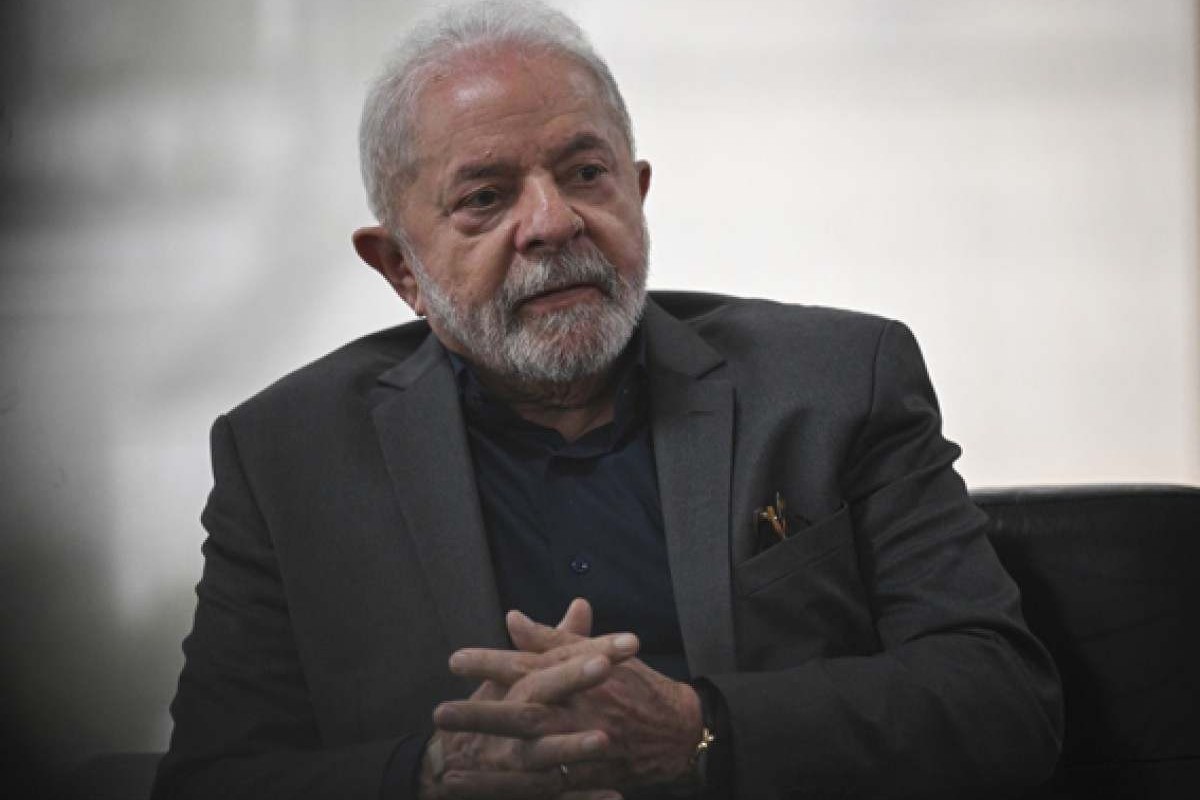 Na GloboNews, Lula não disfarça preocupação com os militares