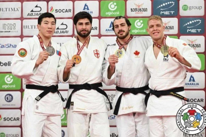 Rafael Buzacarini (D) conquistou a única medalha do Brasil no Grand Slam na Geórgia
