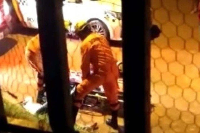 Casal ficou feridos depois de levar diversos tiros - (crédito: Material cedido ao Correio) Casal ficou feridos depois de levar diversos tiros - (crédito: Material cedido ao Correio)
