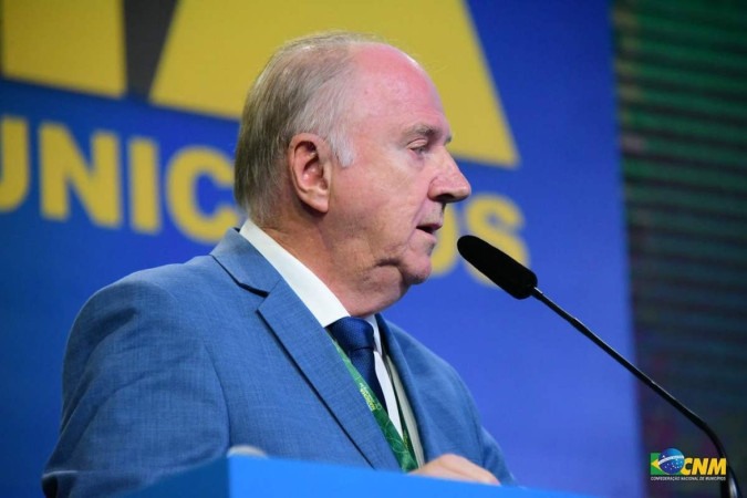 O presidente da CNM, Paulo Ziulkoski, convocou os prefeitos a irem ao Congresso no dia 6 de março para pressionar o governo  -  (crédito:  MARCHA 2023 CICB BRASILIA/DF)