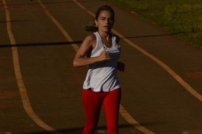  29/03/2023  Crédito: Carlos Vieira/CB/DA Press. Brasília, DF.Cidades - Maratona do Correio. Ariana Santos ( transplante renal)  vai correr a maratona,