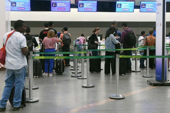 Em Brasília, os setores que puxaram o IPCA para cima, segundo o IBGE, foram as passagens aéreas  -  (crédito:  Ed Alves/CB/DA.Press)