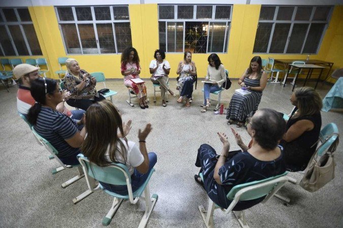  30/03/2023. Crédito: Minervino Júnior/CB/D.A Press. Brasil.  Brasilia - DF. Terapias comunitárias integrativas no DF. Roda de conversa na Paróquia Bom Jesus dos Migrantes. 
