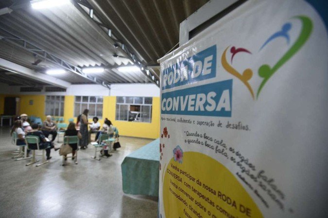  30/03/2023. Crédito: Minervino Júnior/CB/D.A Press. Brasil.  Brasilia - DF. Terapias comunitárias integrativas no DF. Roda de conversa na Paróquia Bom Jesus dos Migrantes. 