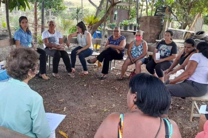 Grupo de terapia comunitária integrativa no Assentamento Pinheiral, em São Sebastião