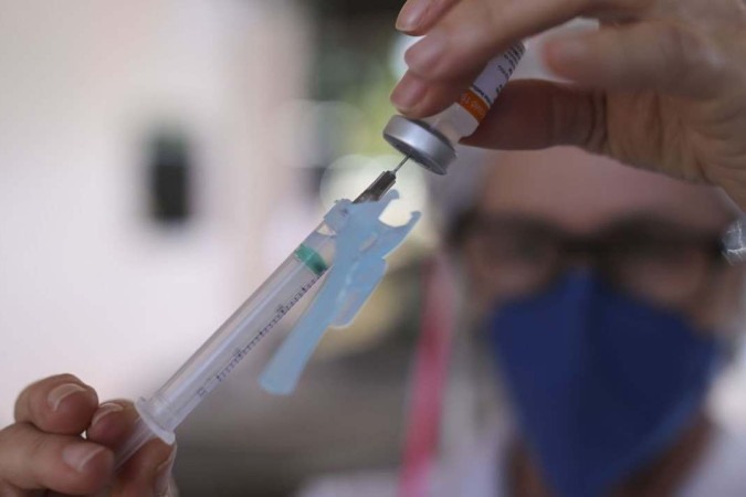 Vacina contra gripe disponível para toda a população com mais de seis meses