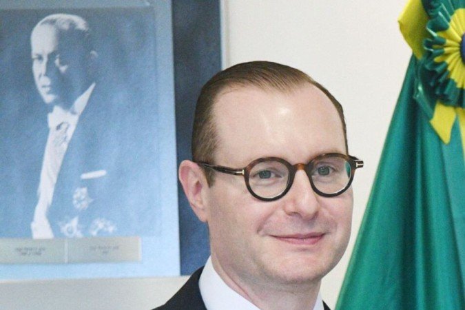 Senadores sugerem adiar indicação de Zanin à Suprema Corte para a cadeira da ministra Rosa Weber