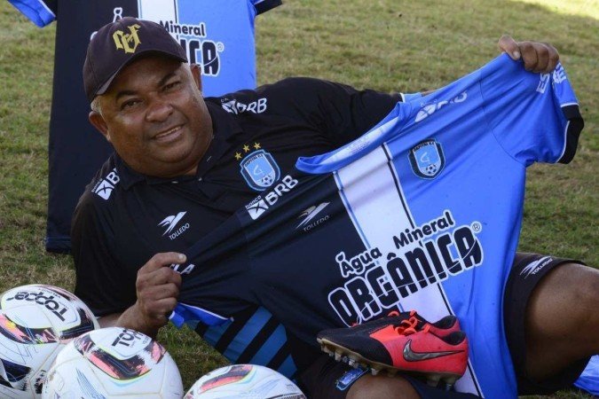 Feitosa foi para o Capital em 2022, mas tem no currículo participação no título do Gama na Série B de 1998    