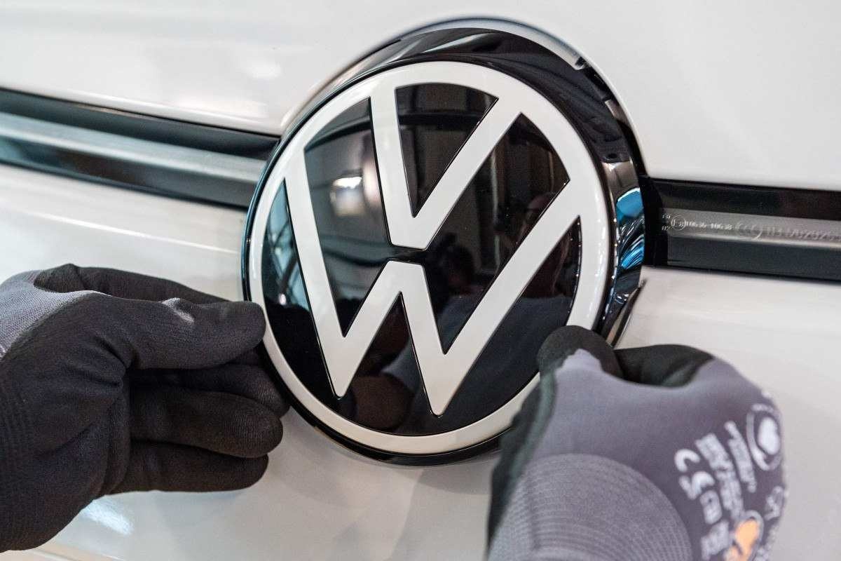 Volkswagen suspende produção no Brasil por 