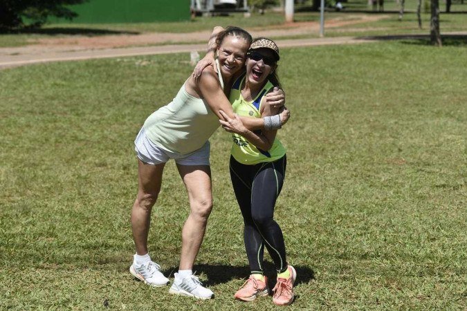  01/04/2023. Crédito: Minervino Júnior/CB/D.A Press. Brasil.  Brasilia - DF. Atletas corredores que estão treinando no Parque da Cidade para a Maratona de Brasília do Correio Braziliense. Paula Monteiro e Liliana Korniat.