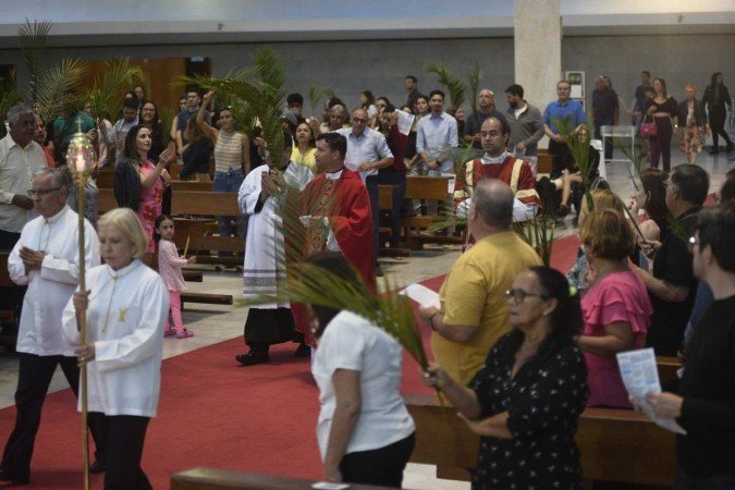 Missa de Domingo de Ramos na Catedral de Brasília. 