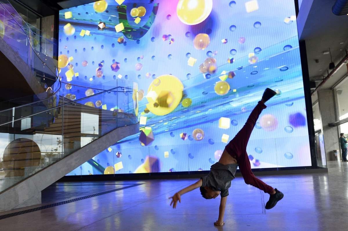  Museu interativo Sesi Lab oferece exposições tecnológicas no antigo Touring, no centro da capital