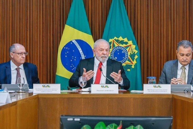 Inflação de alimentos é a prioridade do governo, mas Lula ainda não anunciou medidas concretas para frear preços
- (crédito: Foto: Ricardo Stuckert/PR) Inflação de alimentos é a prioridade do governo, mas Lula ainda não anunciou medidas concretas para frear preços
- (crédito: Foto: Ricardo Stuckert/PR)