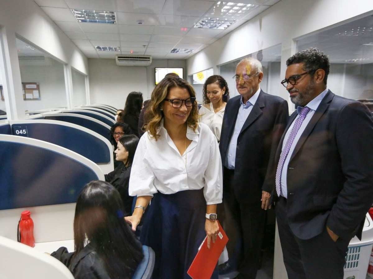 Violência contra a mulher: Ligue 180 já pode ser acessado pelo WhatsApp