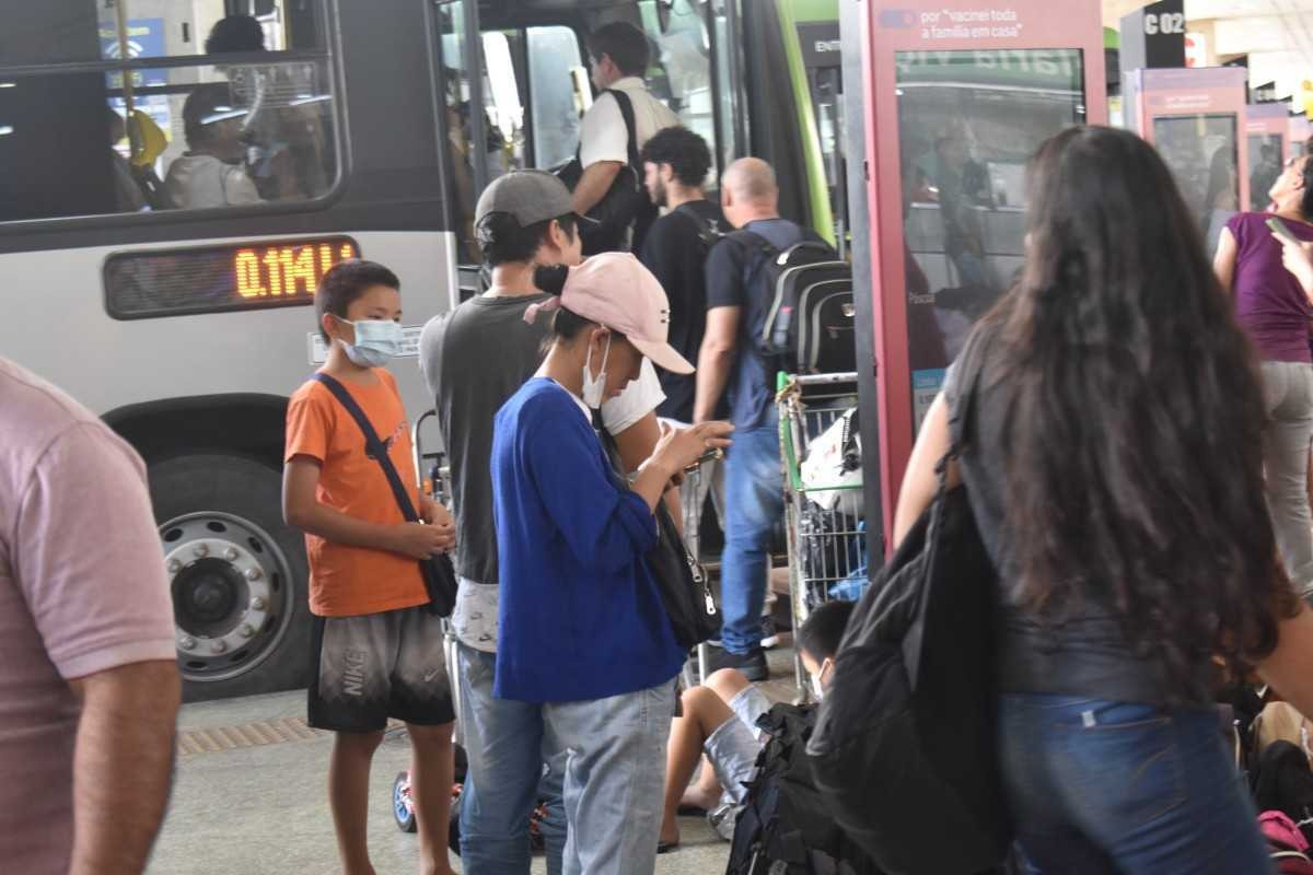 Roubos e furtos de celulares aumentaram no DF. Veja como se proteger