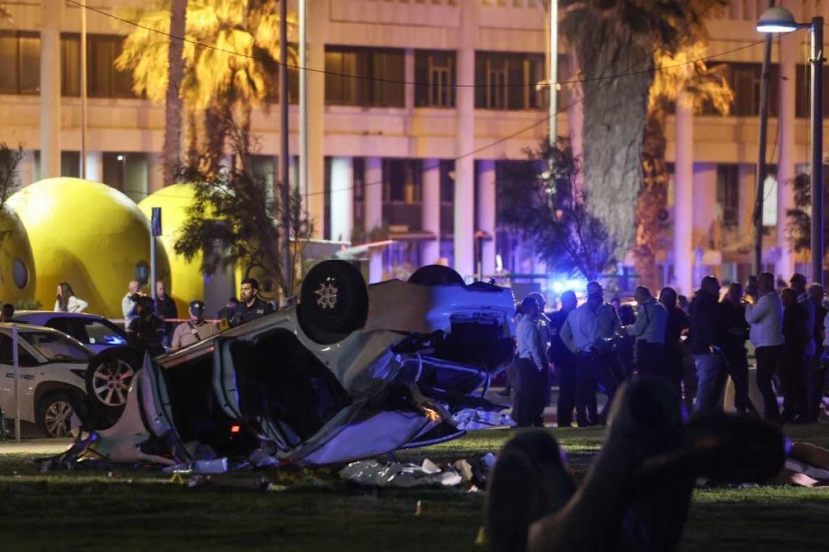 Terrorista joga carro contra turistas em Tel Aviv e deixa ao menos um morto