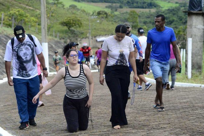  07/04/2023 Crédito: Marcelo Ferreira/CB/D.A Press. Brasil. Brasilia - DF - Planaltina - DF, Morro da Capelinha, semana santa. Érica da Silva, 