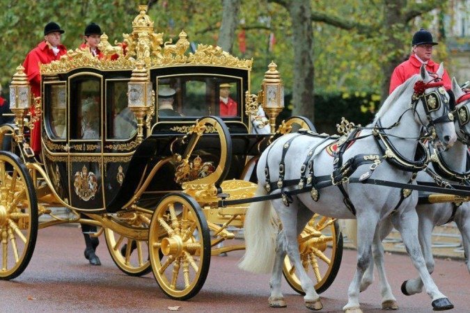 A carruagem do Jubileu de Diamante, vista aqui em uma foto de 2019, será usada para levar o rei para a cerimônia de coroação - (crédito: Getty Images) A carruagem do Jubileu de Diamante, vista aqui em uma foto de 2019, será usada para levar o rei para a cerimônia de coroação - (crédito: Getty Images)