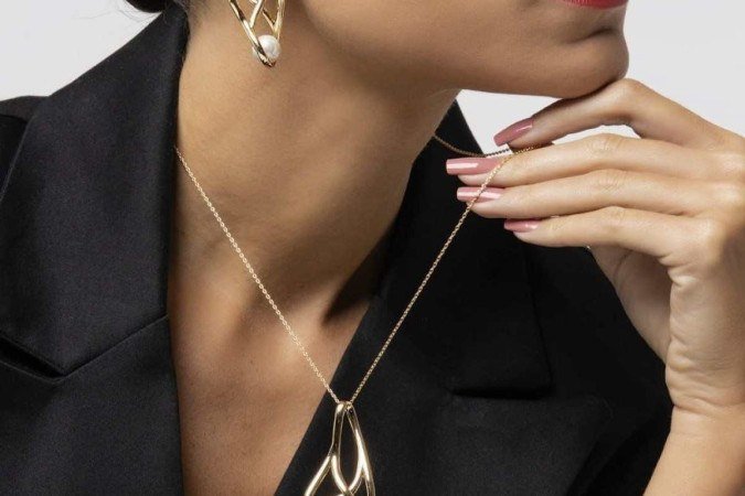 Colar e brinco Monica Kikuti, na BSB Mix (R$ 205 e R$ 195)