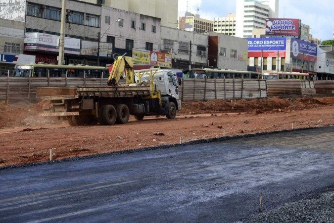  11/04/2023 Crédito: Marcelo Ferreira/CB/D.A Press. Brasil. Brasilia - DF - Problemas e transtornos com as obras do túneo de Taguatinga.