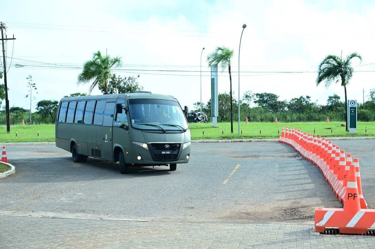 General depõe sobre ataques golpistas um dia após ser exonerado