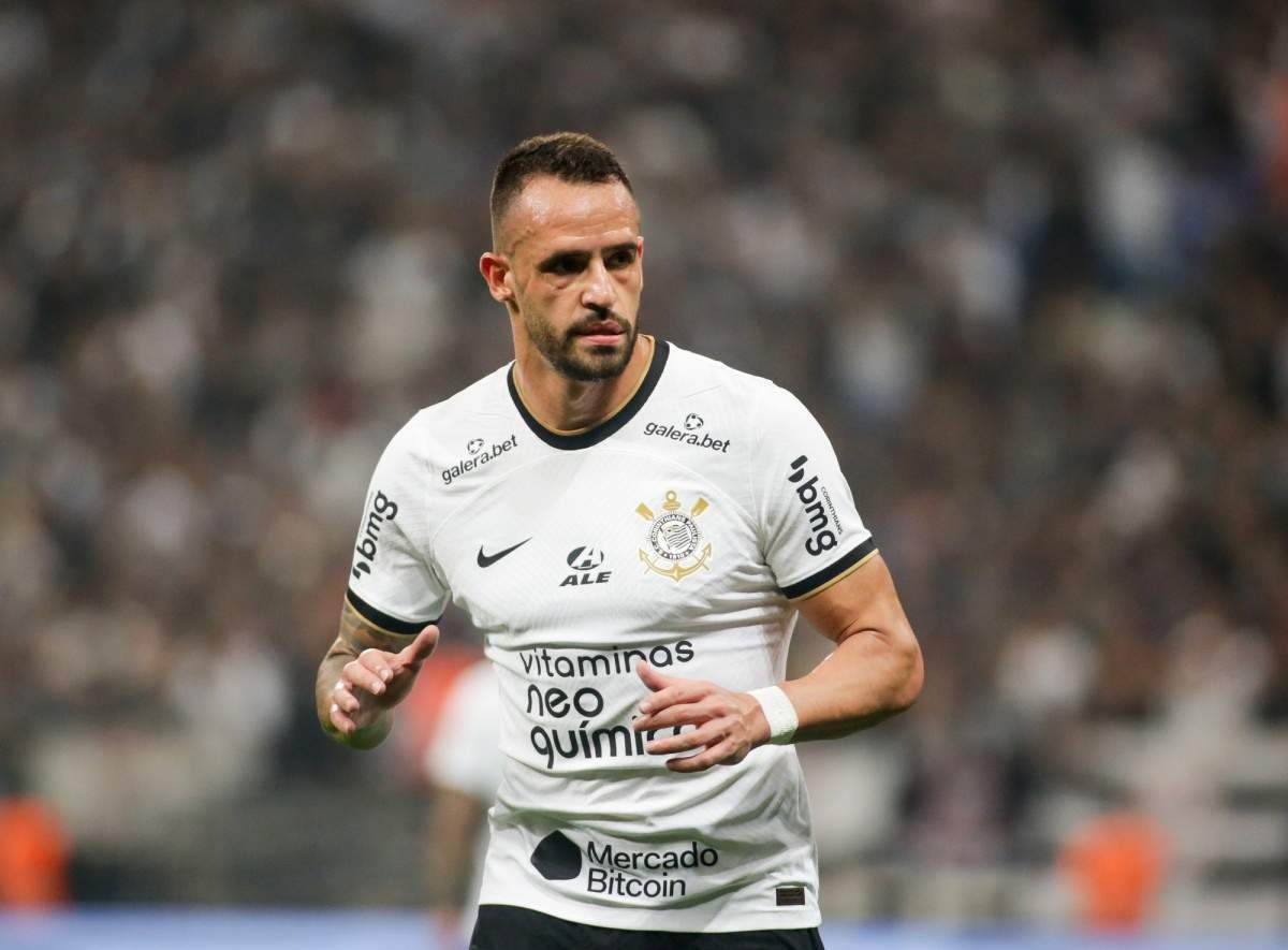 Corinthians resolve jogo sonolento no 2º tempo e bate Cruzeiro em