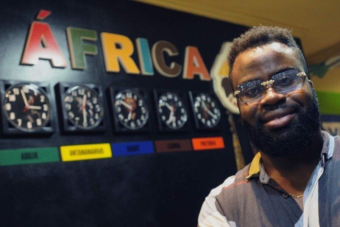 O nigeriano Chidera Ifeanyi diz se sentir brasiliense e realizou o sonho de abrir um restaurante de culinária africana na capital - (crédito: Carlos Vieira/CB/D.A Press) O nigeriano Chidera Ifeanyi diz se sentir brasiliense e realizou o sonho de abrir um restaurante de culinária africana na capital - (crédito: Carlos Vieira/CB/D.A Press)