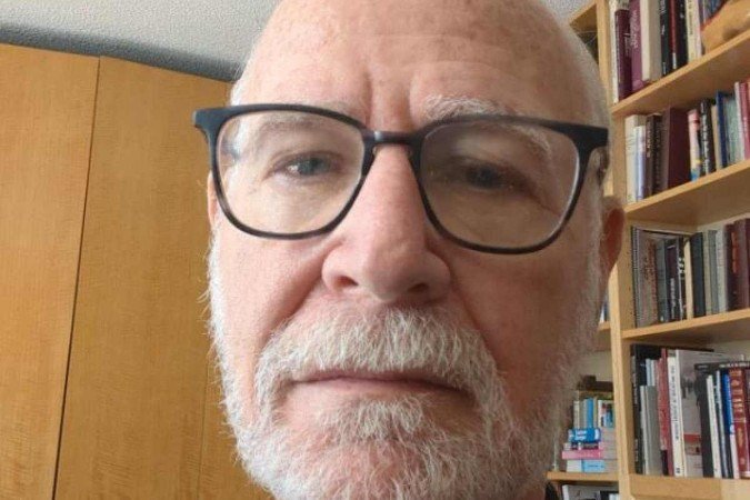 Steven Meed, médico e filho de Vladka Meed, sobrevivente do Gueto de Varsóvia 