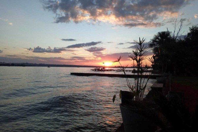 Contemplação do Lago Paranoá: cartão-postal da cidade