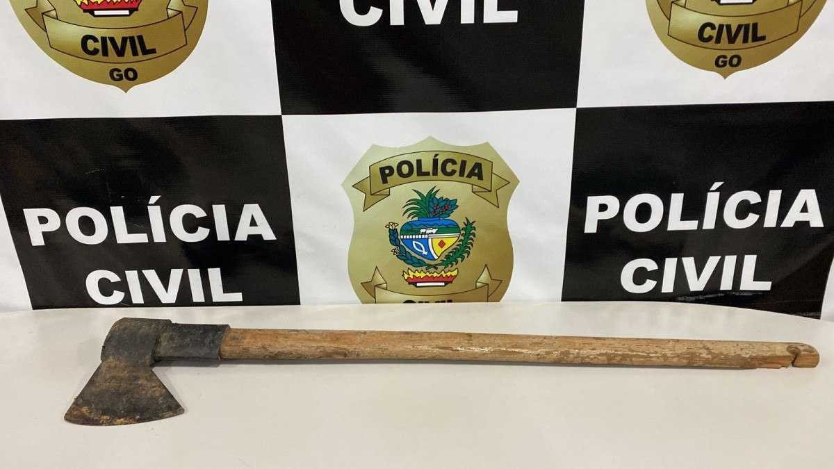 Homem arranca parte da cabeça de rival e enterra corpo perto de rio