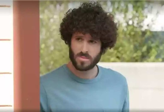 Ator e cantor Lil Dicky afirmou que seu micropênis o ajuda no seu processo criativo