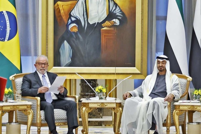 Os dois líderes conversaram por telefone durante cerca de meia hora. As doações estão sendo coletadas nos Emirados, inclusive por brasileiros que moram no país -  (crédito: Ricardo Stuckert/PR)