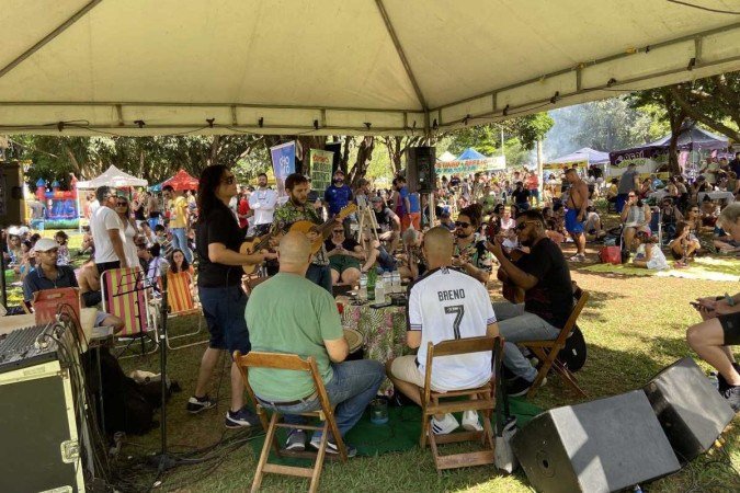 O chorinho atraiu centenas de pessoas para o Eixo Norte