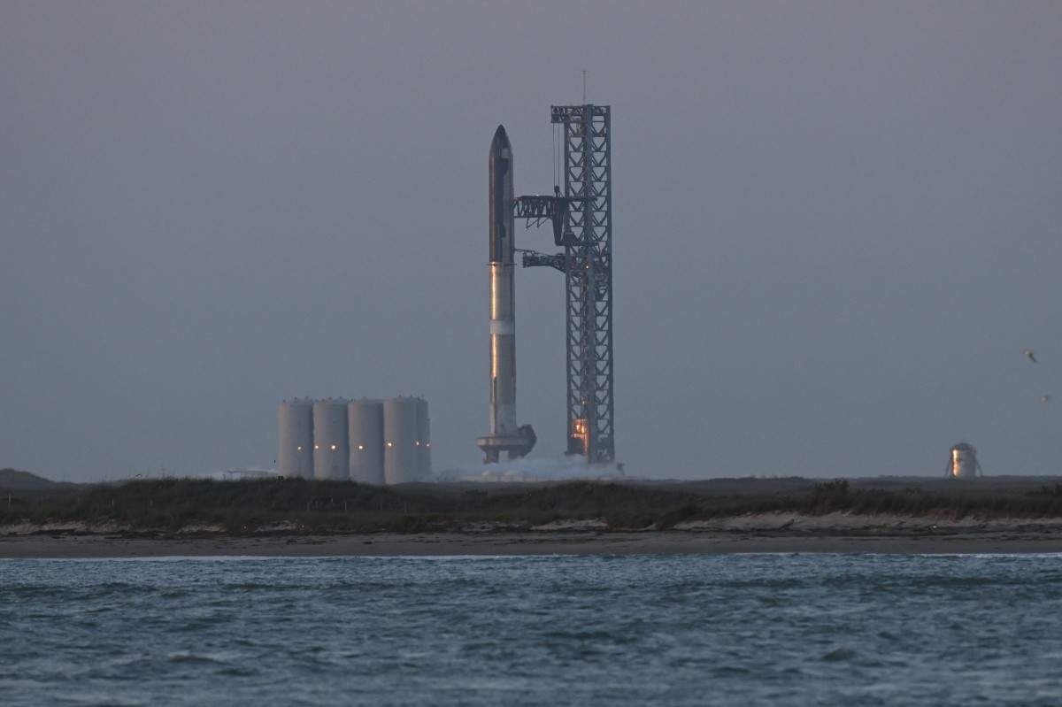 SpaceX fará 1º teste de lançamento do foguete mais poderoso da história; veja