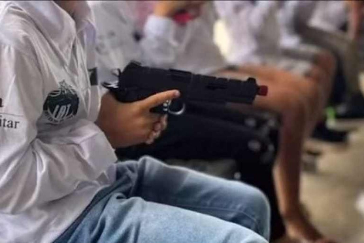 Clube que dava curso de tiro para crianças suspende as aulas