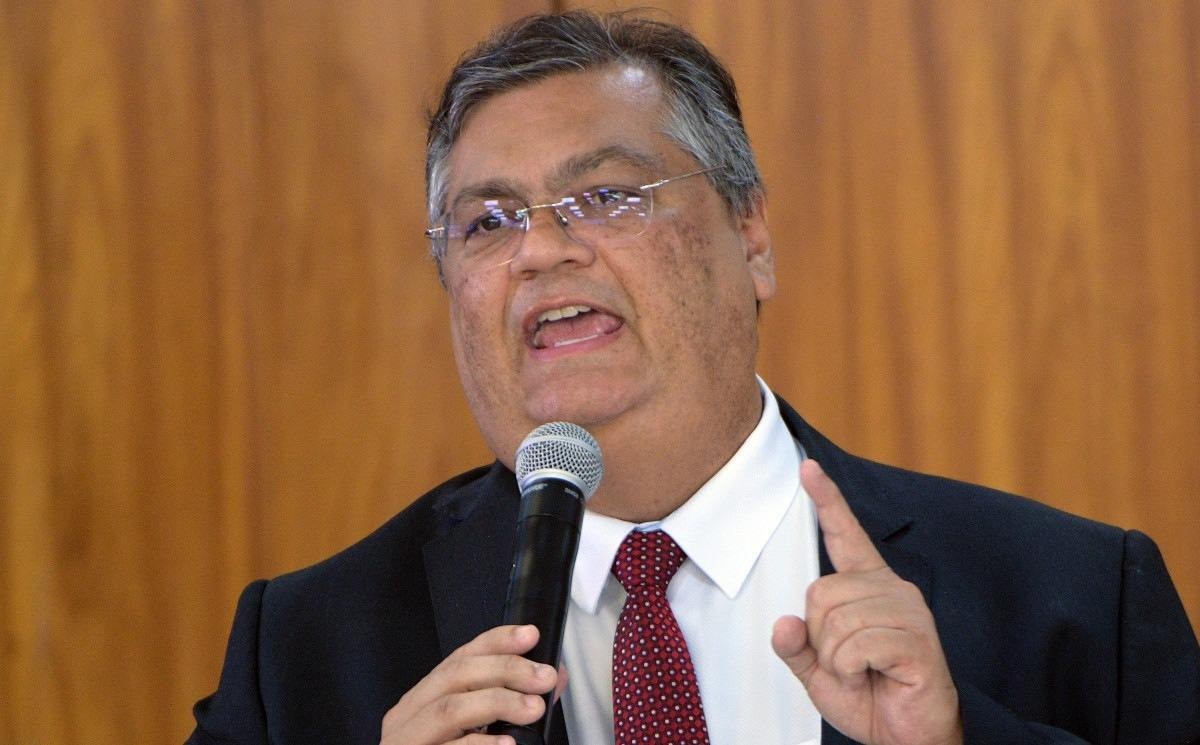 Dino assegura que ação da PF sobre Bolsonaro é isenta