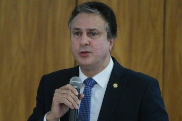 Segundo o ministro da Educação, Camilo Santana, alto índice de inadimplência impede a abertura de mais vagas no programa -  (crédito:  Ed Alves/CB/DA.Press)