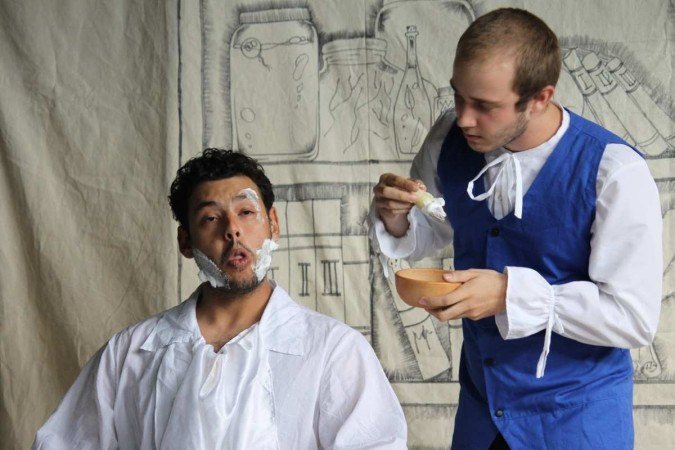 Cena da ópera 'A Seva Patroa', que a Cia de Cantores Líricos de Brasília leva às escolas do DF