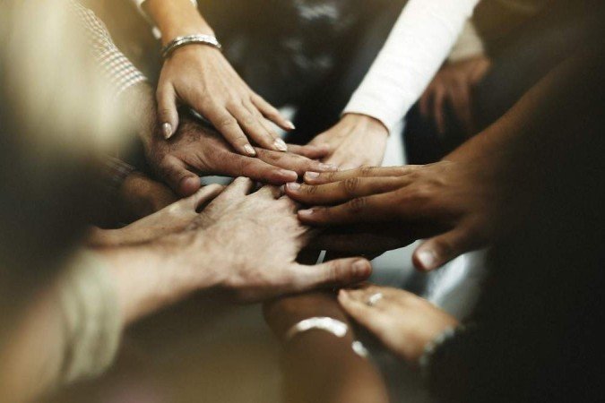Closeup of diverse people ing their hands
solidariedade
equipe
- (crédito: Reprodução/Freepik/rawpixel.com/ kwanloy) Closeup of diverse people ing their hands
solidariedade
equipe
- (crédito: Reprodução/Freepik/rawpixel.com/ kwanloy)