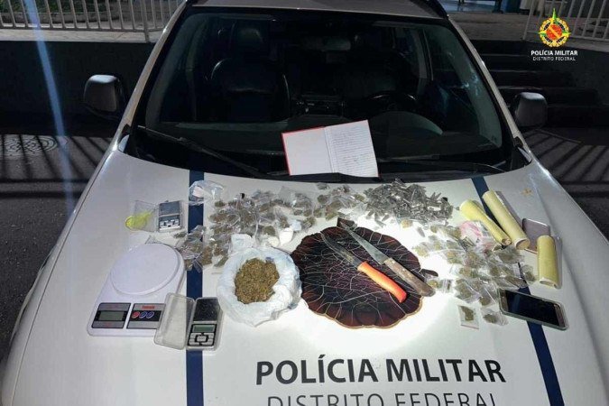 Materiais apreendidos pela PM com um dos suspeitos - (crédito: PMDF/Divulgação) Materiais apreendidos pela PM com um dos suspeitos - (crédito: PMDF/Divulgação)