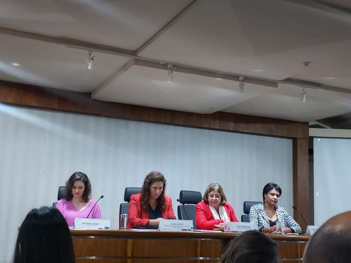 Cida Gonçalves e Esther Dweck defendem participação de mulheres na área de TI