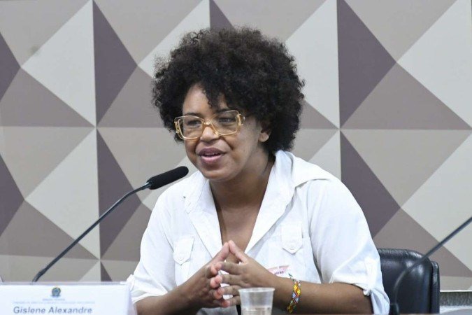 Gislene Alexandre, representante da Articulação das Empregadas Rurais de Minas Gerais (Adere-MG) e autora do livro sobre empregas domésticas escravizadas -  (crédito: Geraldo Magela/Agência Senado)