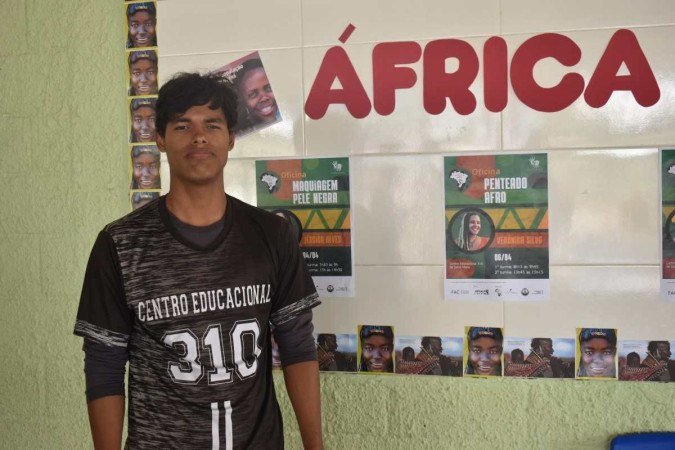  20/04/2023. Crédito: Mariana Lins/Esp.CB/D.A Press.Projeto África é nós no Centro educacional 310 da Santa Maria.Personagem:Gabriel Ferreira.