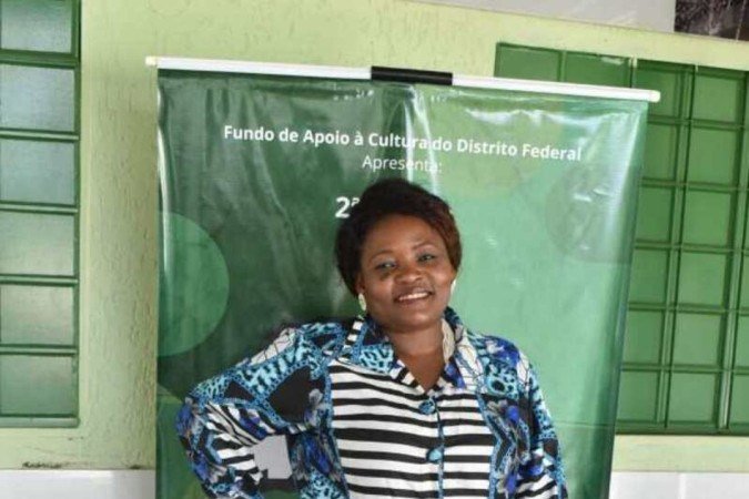  20/04/2023. Crédito: Mariana Lins/Esp.CB/D.A Press.Projeto África é nós no Centro educacional 310 da Santa Maria.Personagem:Lucie Atumesa Nsimba.