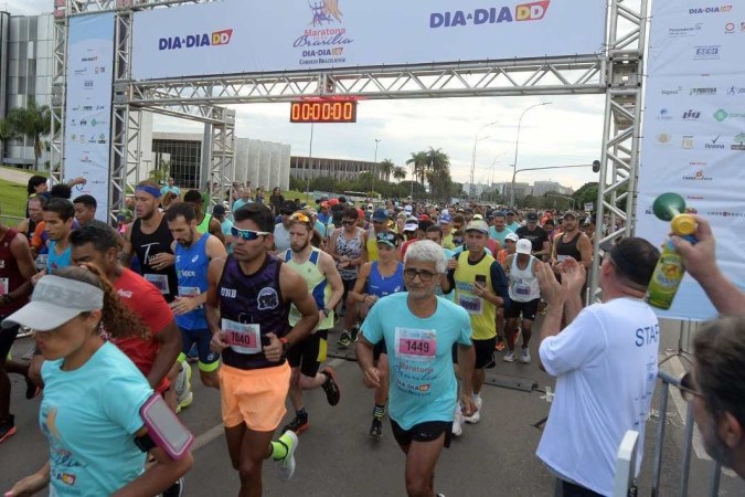 A Maratona Brasília foi retomada no ano passado com o apoio do Correio Braziliense: corrida pelos cartões postais no dia do aniversário da capital -  (crédito: ED ALVES/CB/D.A.Press)