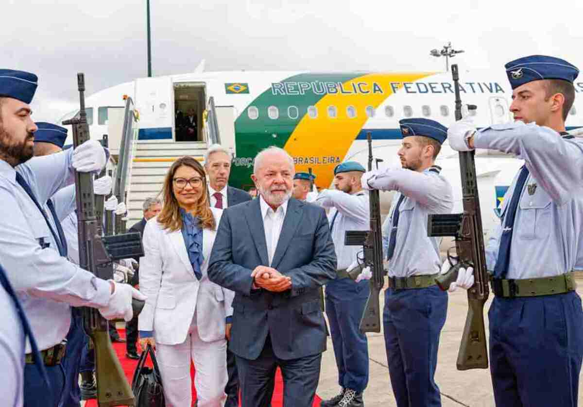 Presidente Lula chega para visita oficial a Portugal